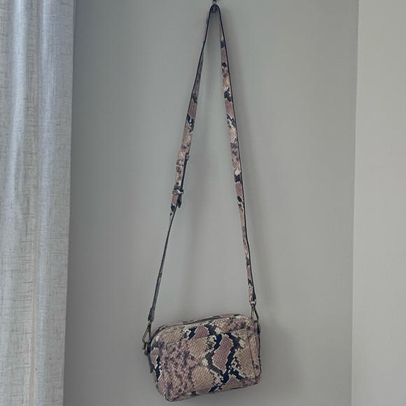 Madewell Snakeskin Crossbody/Camera Bag - Picture 4 of 8